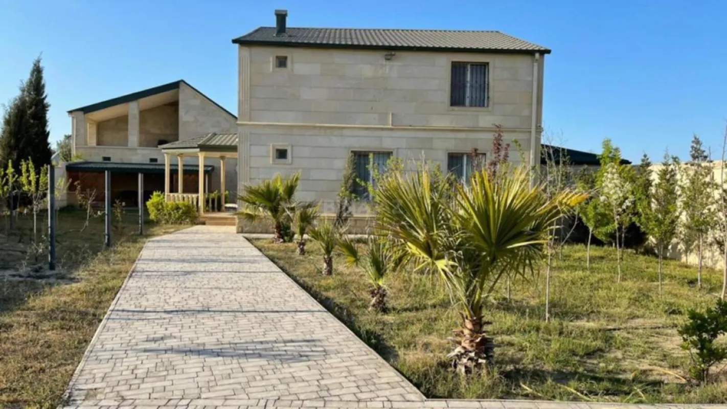 Kirayə verilir 5 otaqlı həyət evi 250 m²