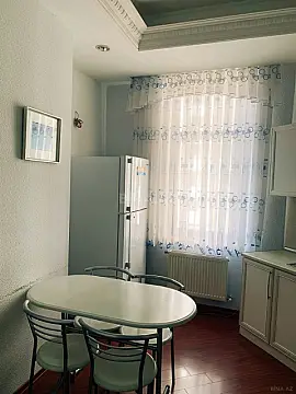 Kirayə verilir 2 otaqlı mənzil 86 m²