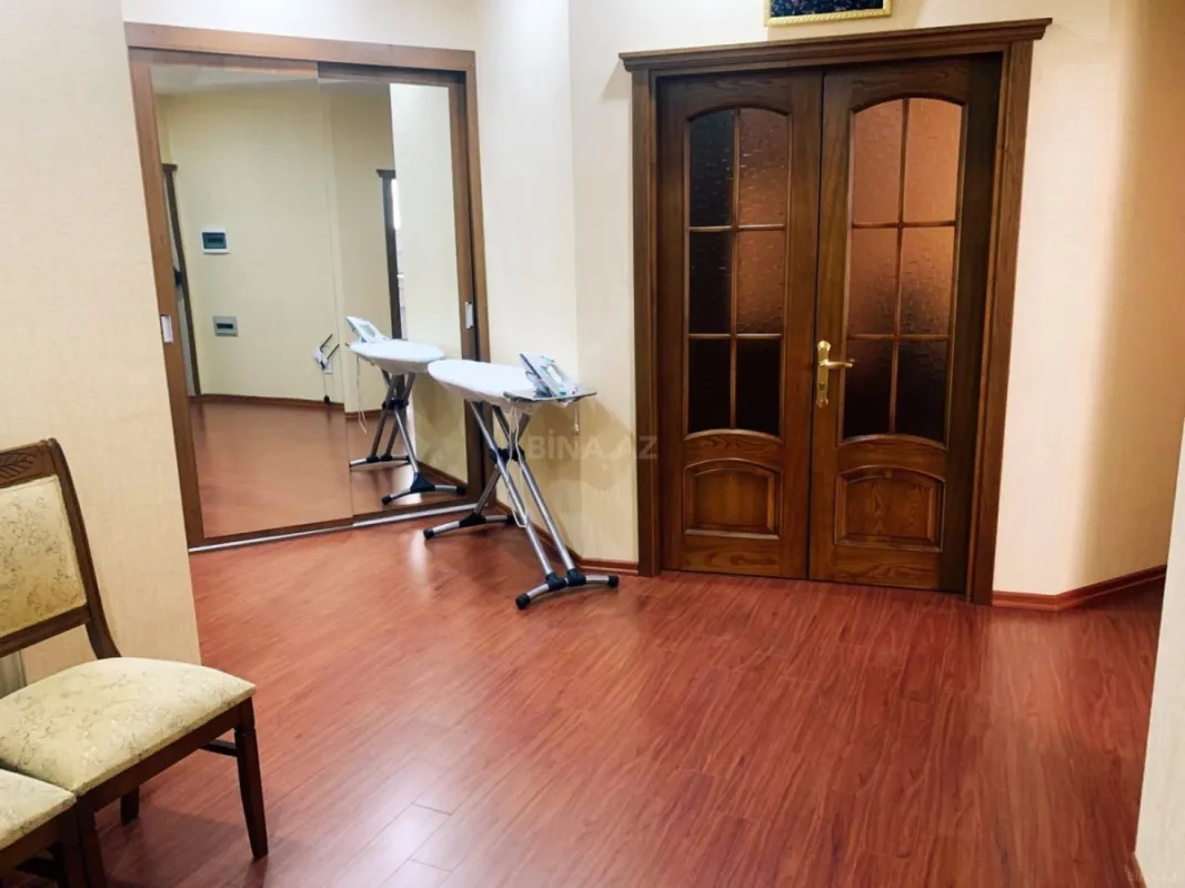 Kirayə verilir 2 otaqlı mənzil 86 m²