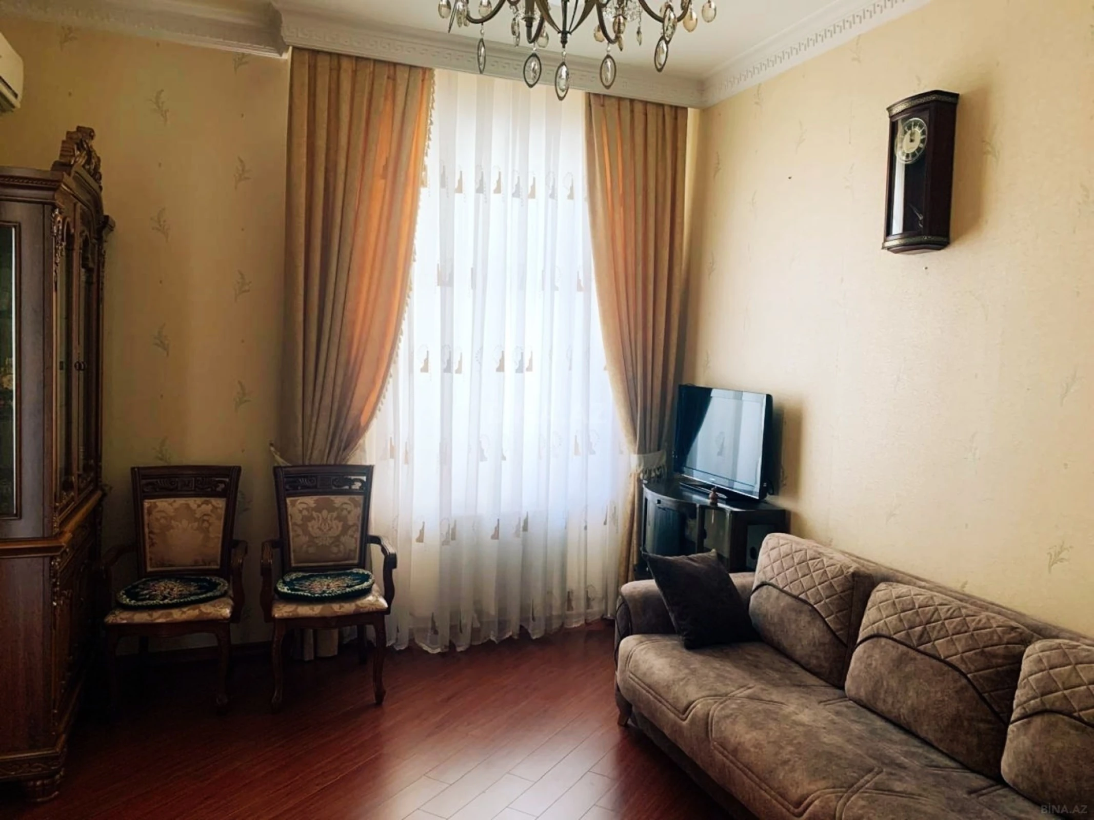 Kirayə verilir 2 otaqlı mənzil 86 m²