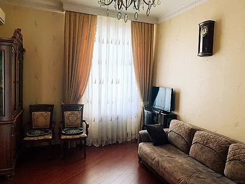 Kirayə verilir 2 otaqlı mənzil 86 m²
