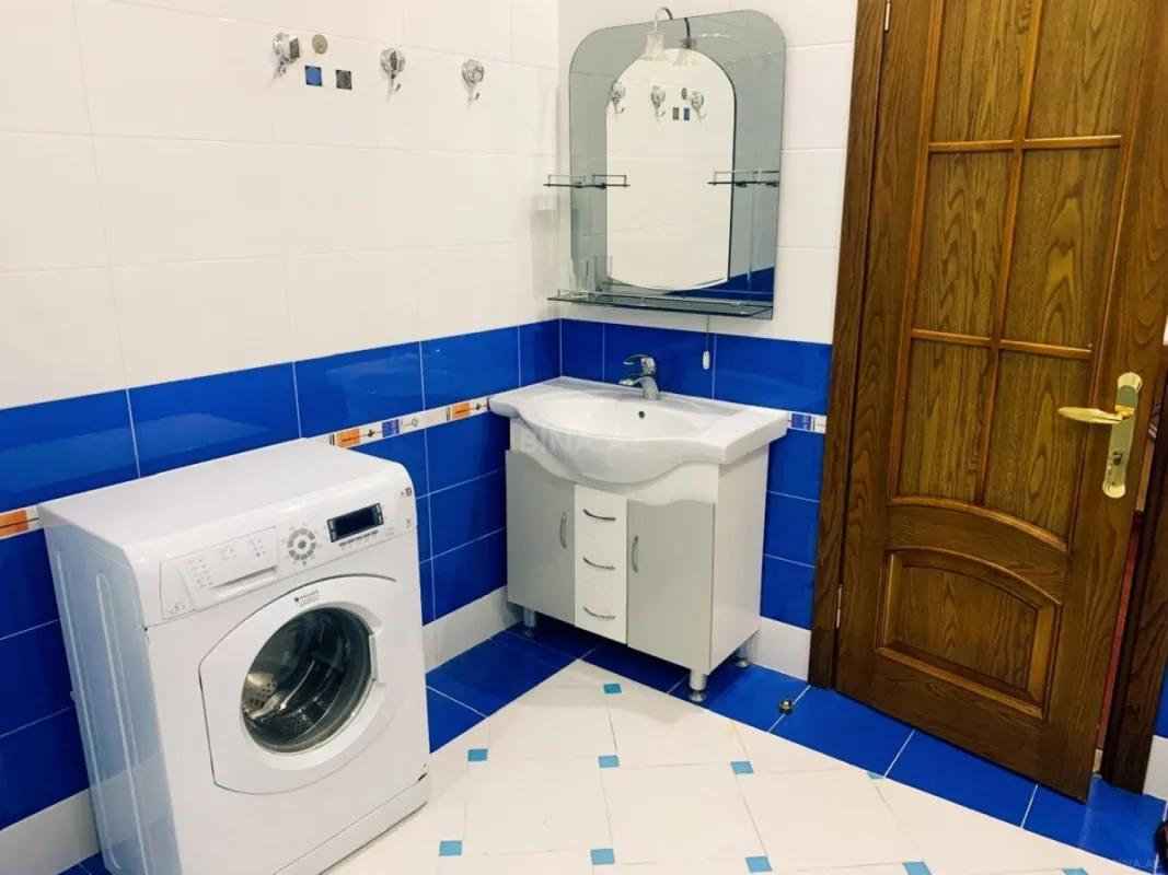 Kirayə verilir 2 otaqlı mənzil 86 m²