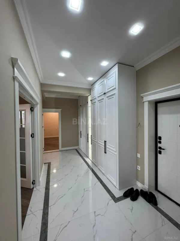 Satılır 4 otaqlı mənzil 120 m²