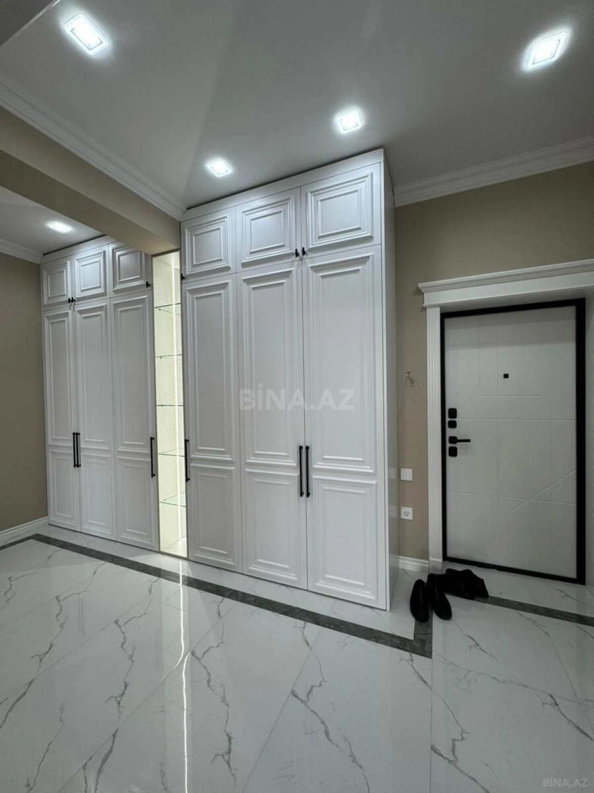 Satılır 4 otaqlı mənzil 120 m²