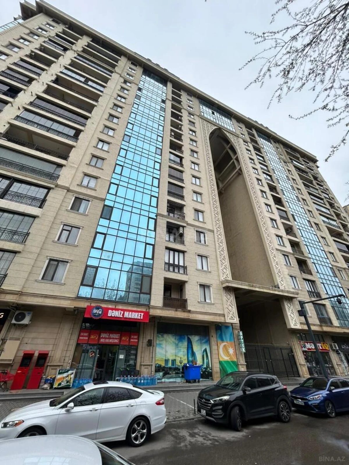 Satılır 4 otaqlı mənzil 120 m²