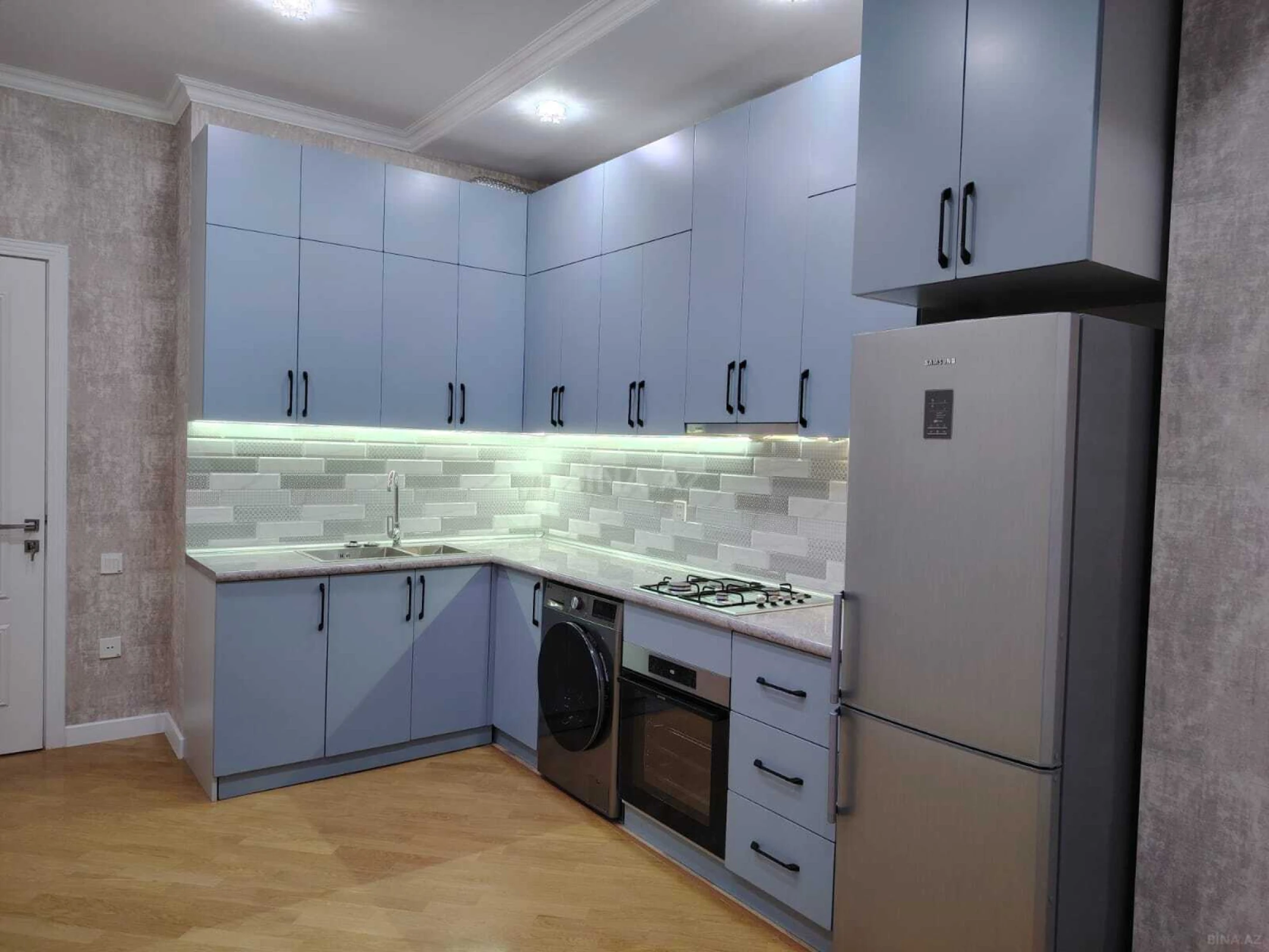 Kirayə verilir 3 otaqlı mənzil 110 m²