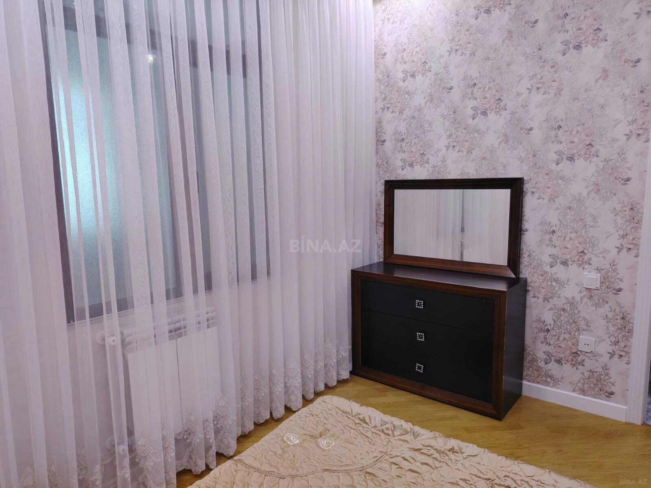 Kirayə verilir 3 otaqlı mənzil 110 m²