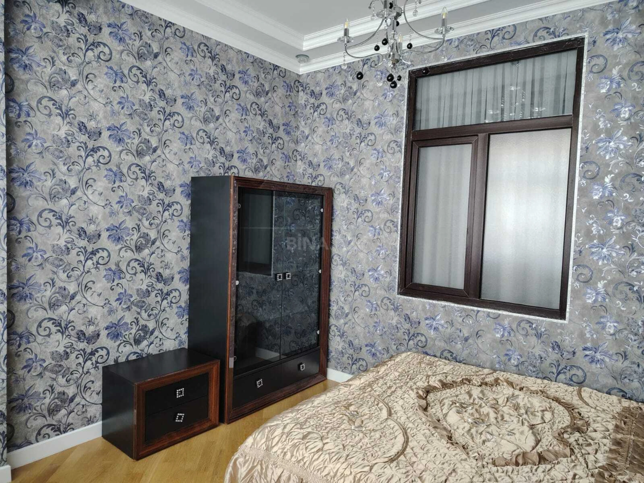 Kirayə verilir 3 otaqlı mənzil 110 m²