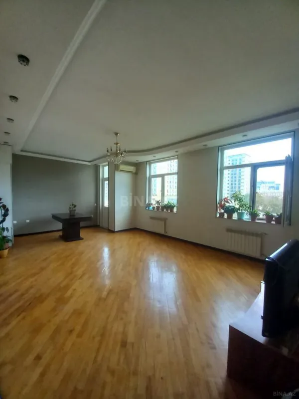Satılır 3 otaqlı mənzil 85 m²