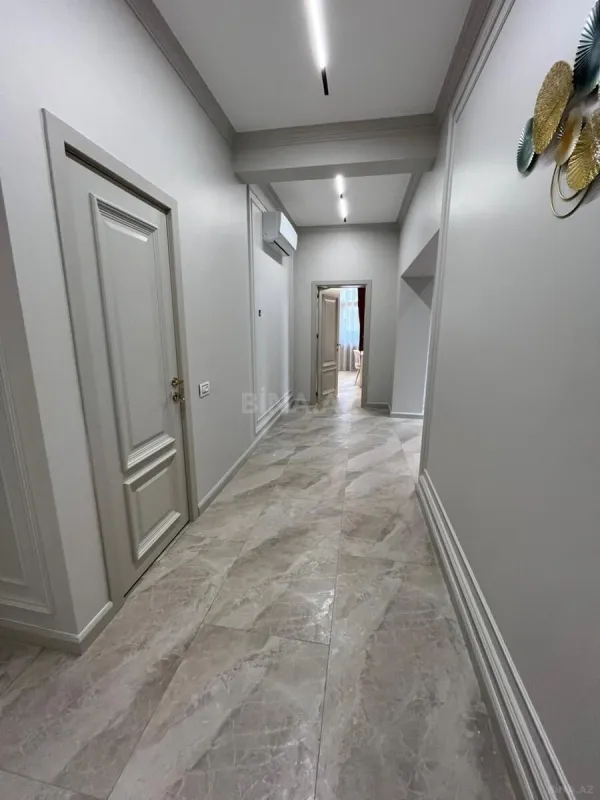 Satılır 3 otaqlı mənzil 82 m²