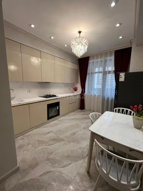 Satılır 3 otaqlı mənzil 82 m²