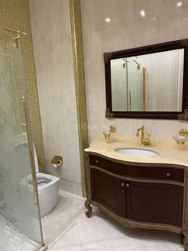 Satılır 4 otaqlı mənzil 244 m²