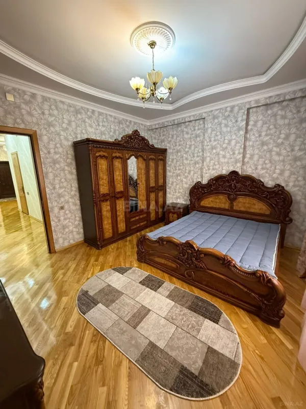 Kirayə verilir 3 otaqlı mənzil 135 m²