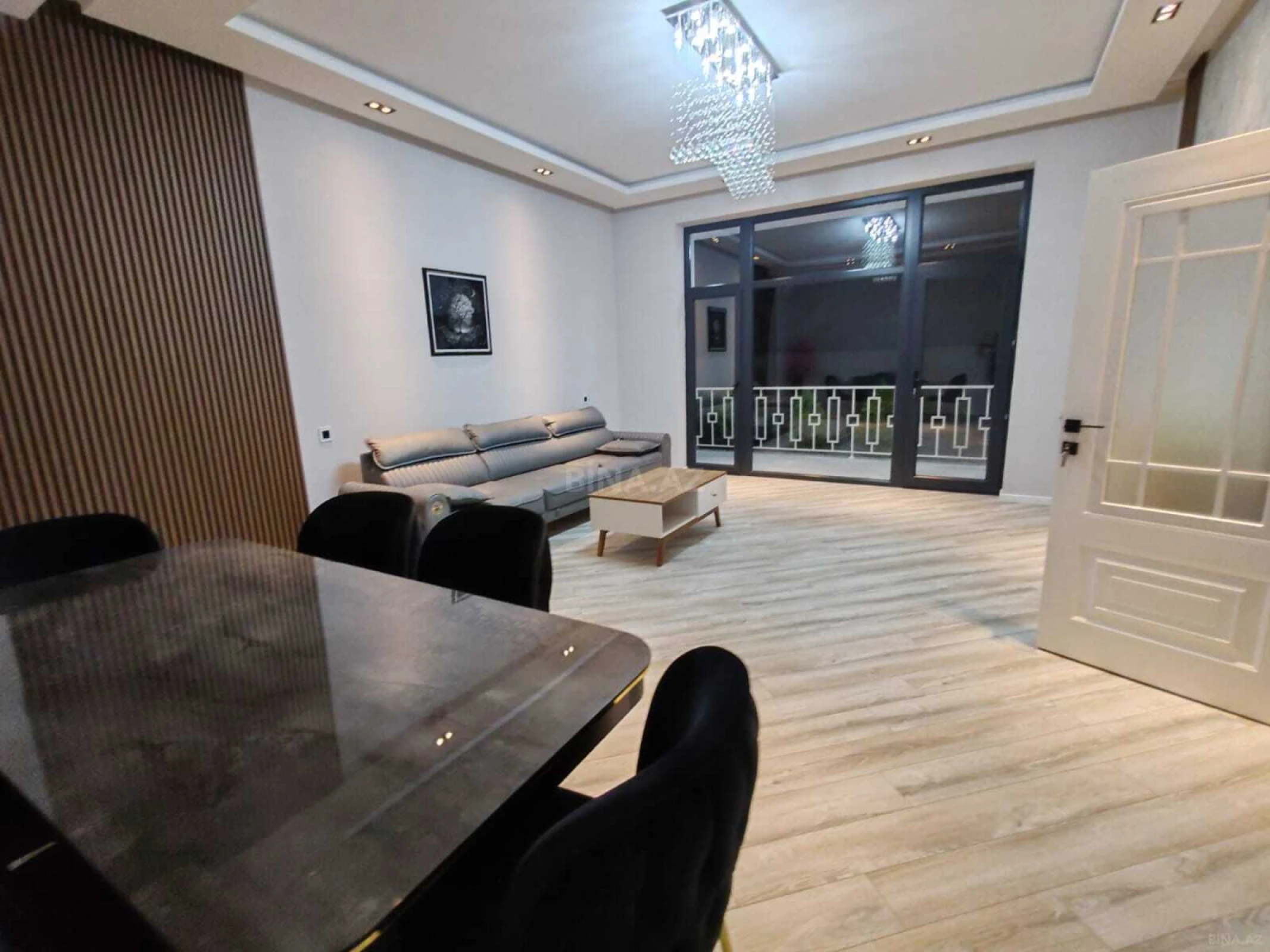 Satılır 5 otaqlı həyət evi 300 m²