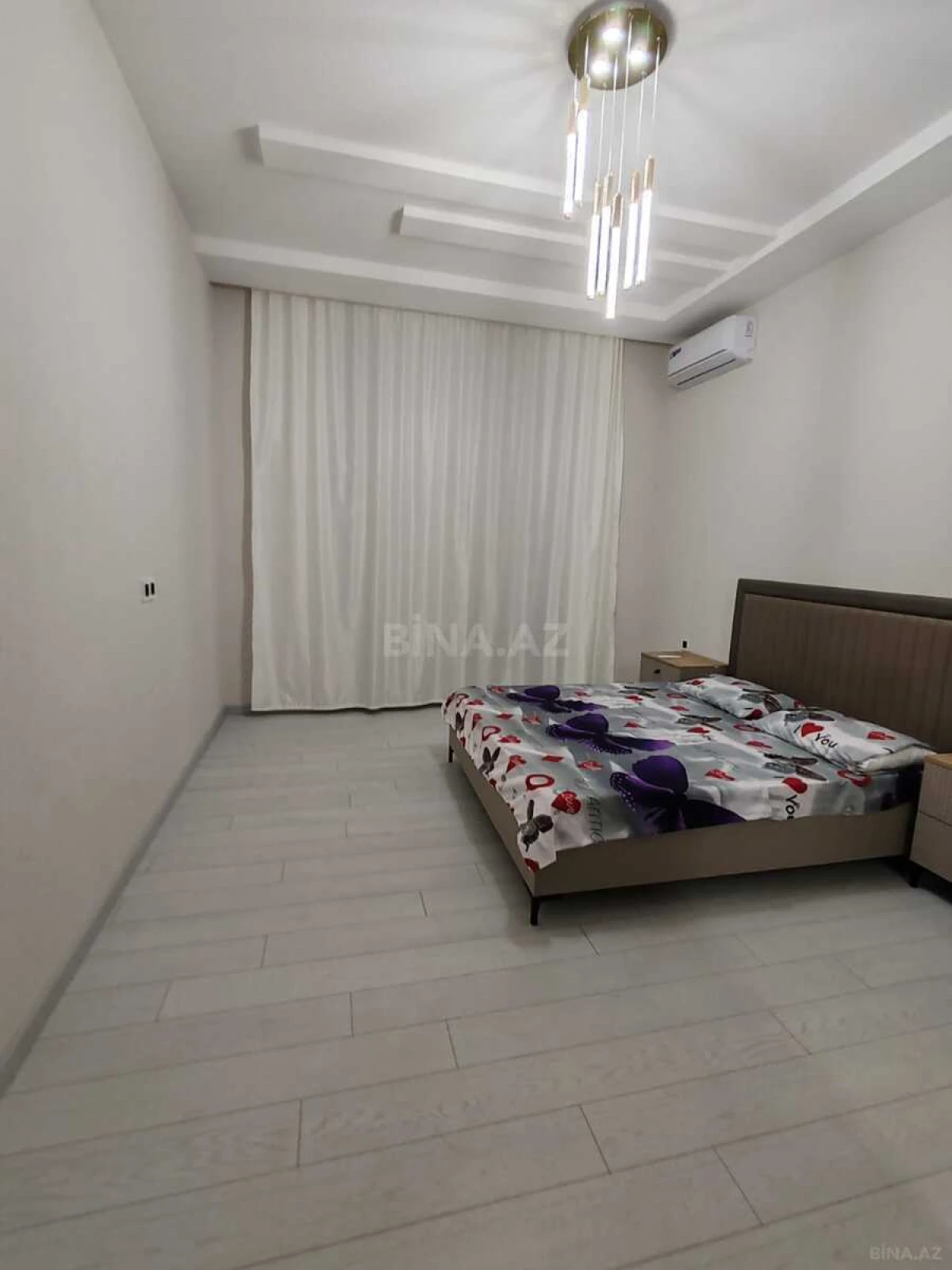 Satılır 5 otaqlı həyət evi 300 m²