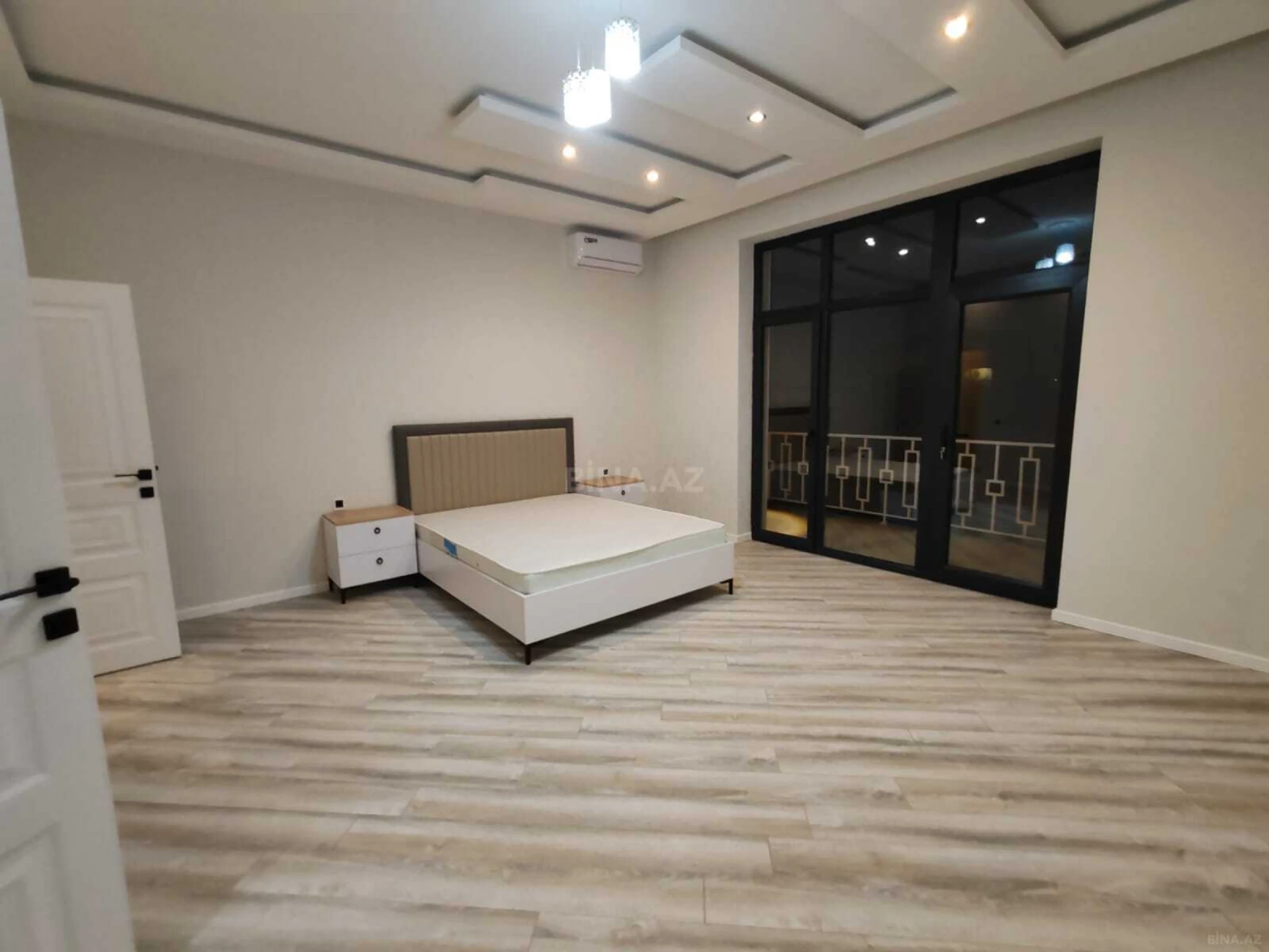 Satılır 5 otaqlı həyət evi 300 m²