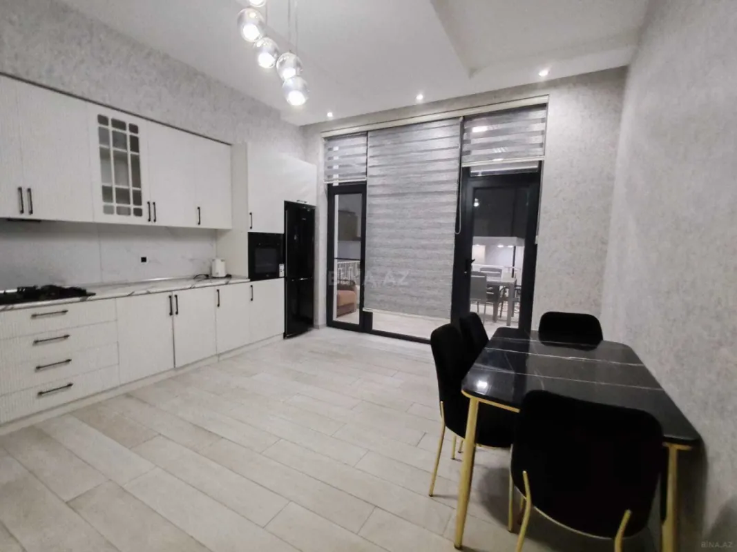 Satılır 5 otaqlı həyət evi 300 m²