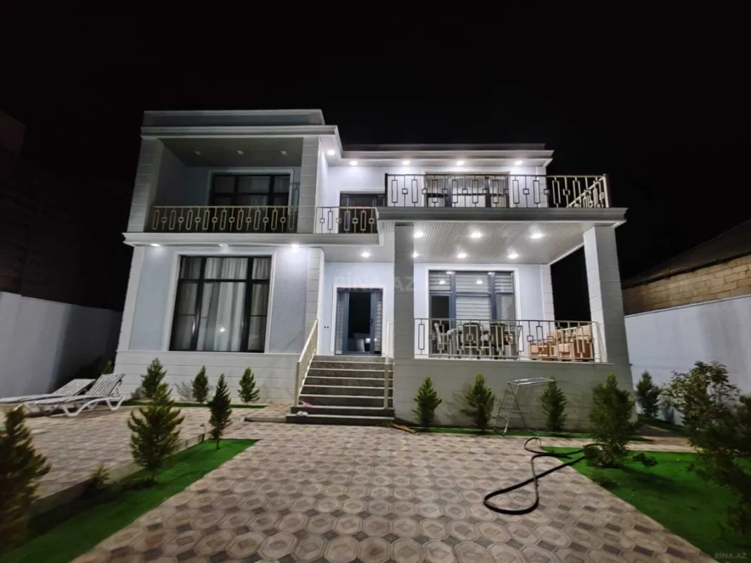 Satılır 5 otaqlı həyət evi 300 m²