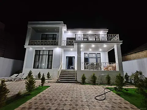 Satılır 5 otaqlı həyət evi 300 m²