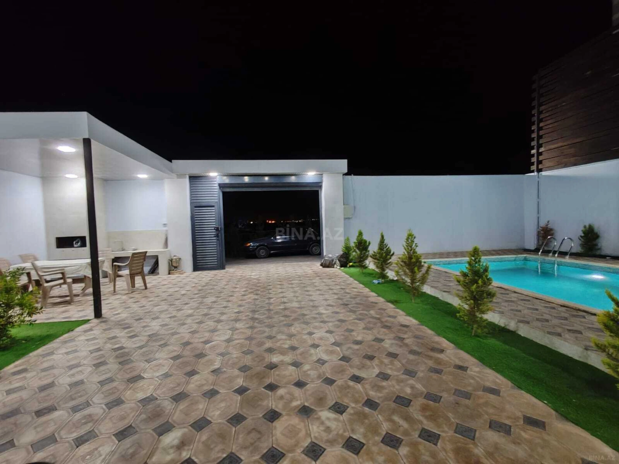 Satılır 5 otaqlı həyət evi 300 m²