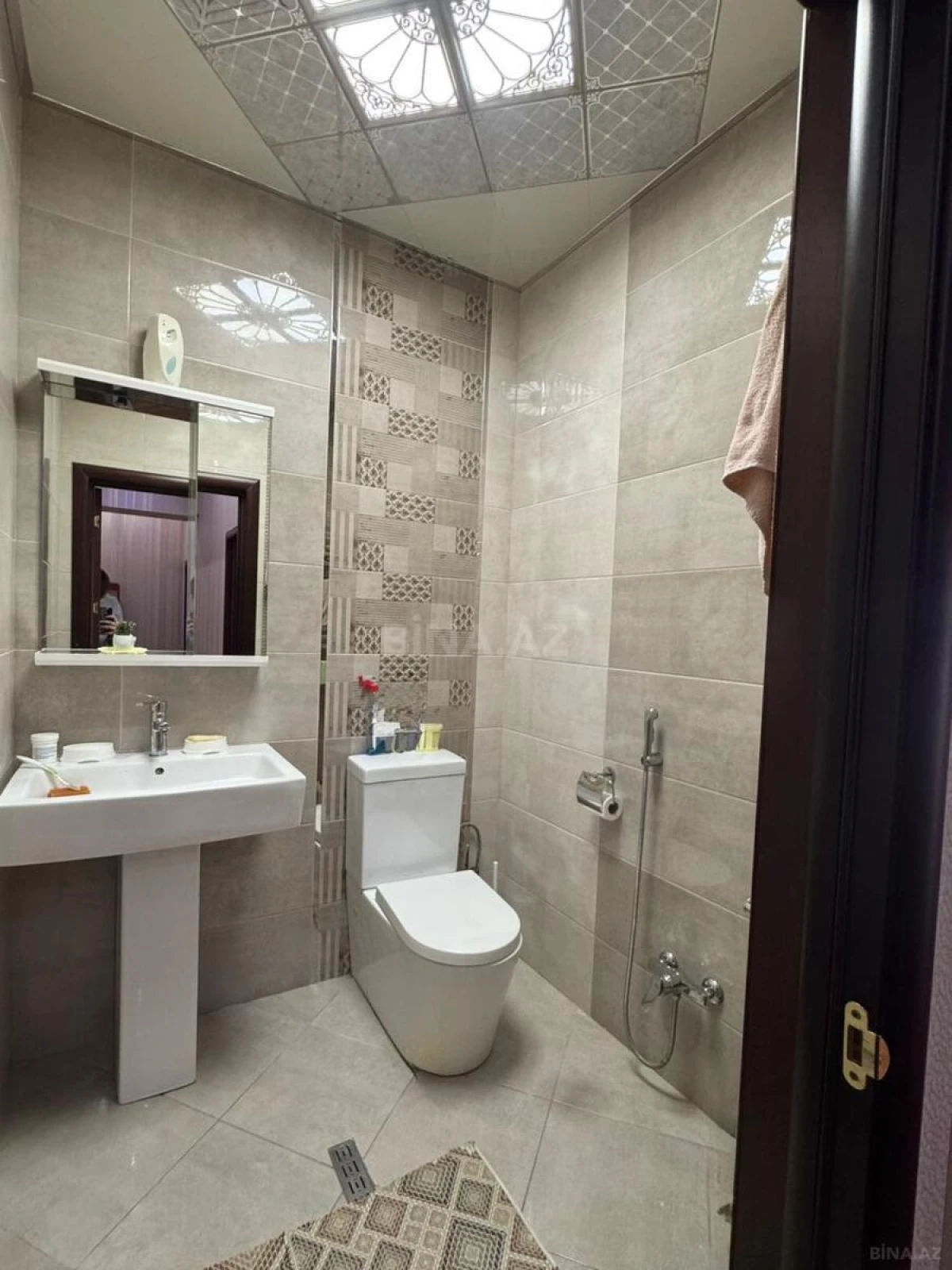 Satılır 3 otaqlı mənzil 135 m²