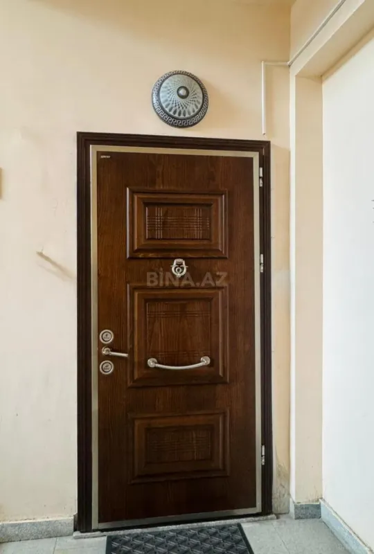 Satılır 3 otaqlı mənzil 135 m²