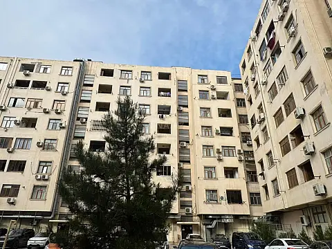 Satılır 3 otaqlı mənzil 135 m²