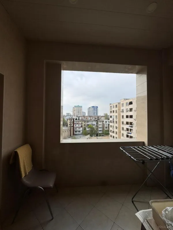 Satılır 3 otaqlı mənzil 135 m²