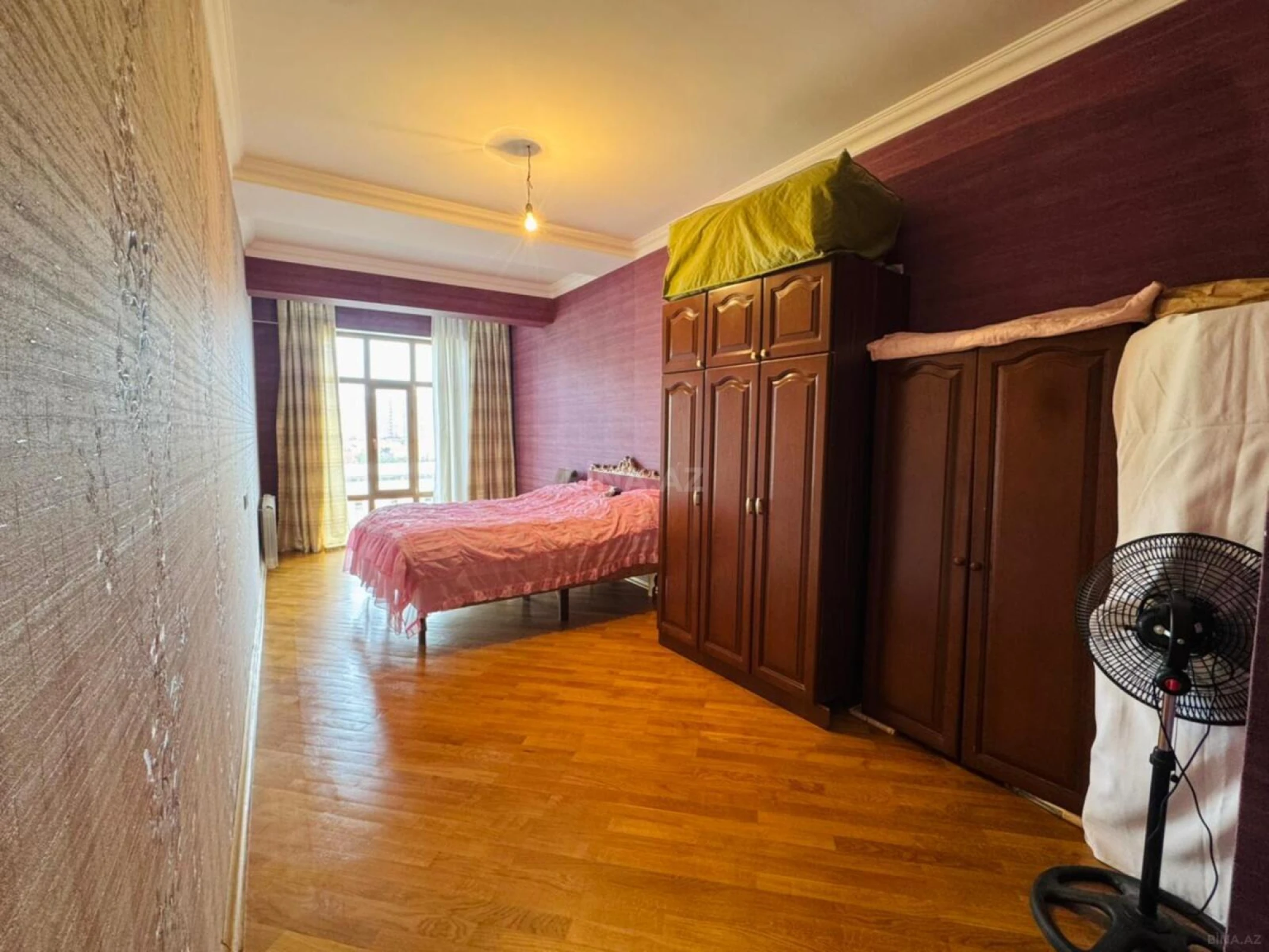 Satılır 3 otaqlı mənzil 135 m²
