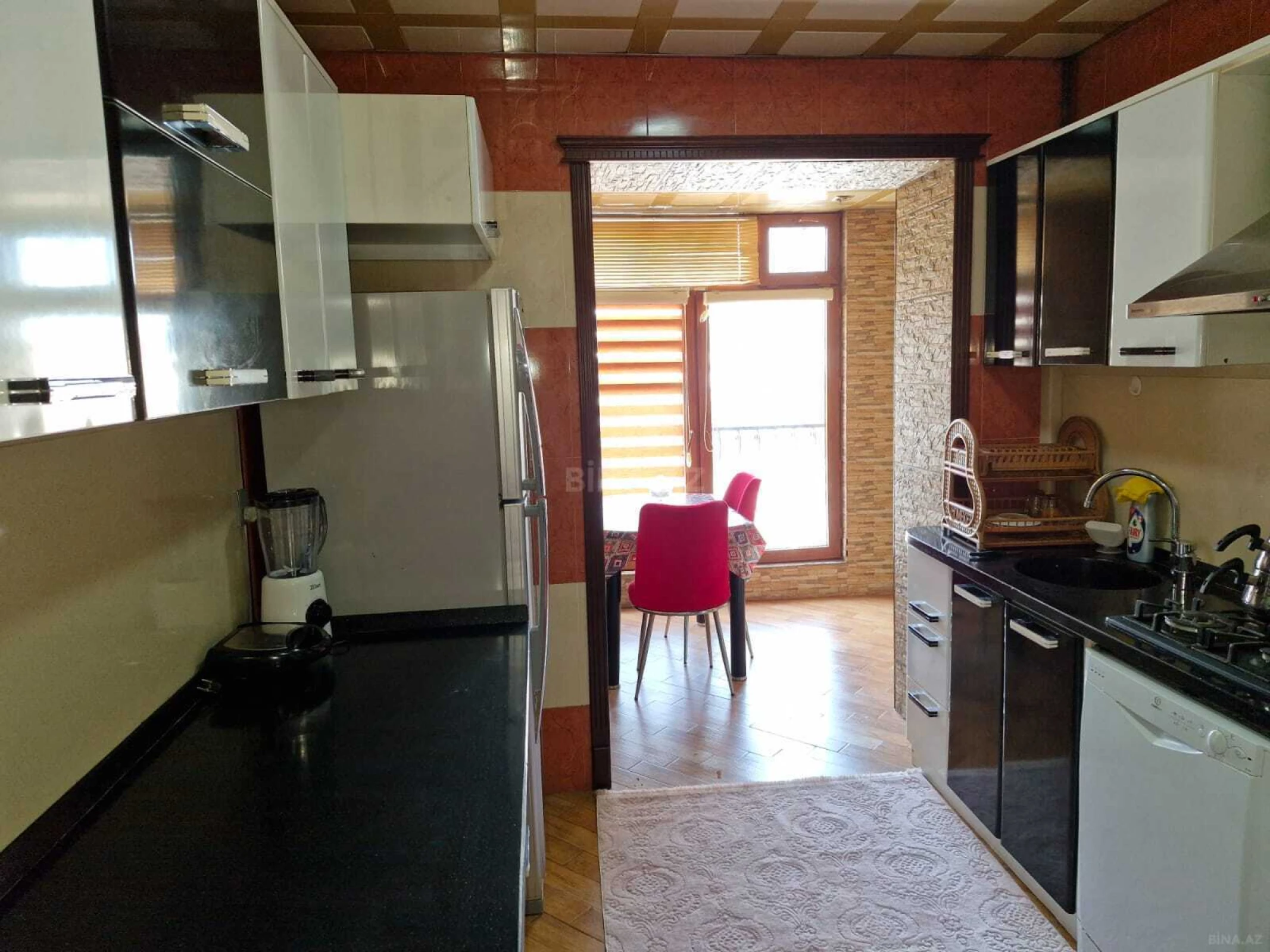 Kirayə verilir 3 otaqlı mənzil 115 m²