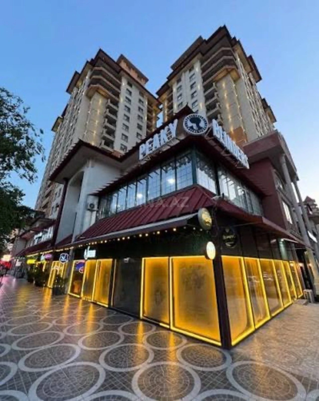 Satılır 3 otaqlı mənzil 135 m²