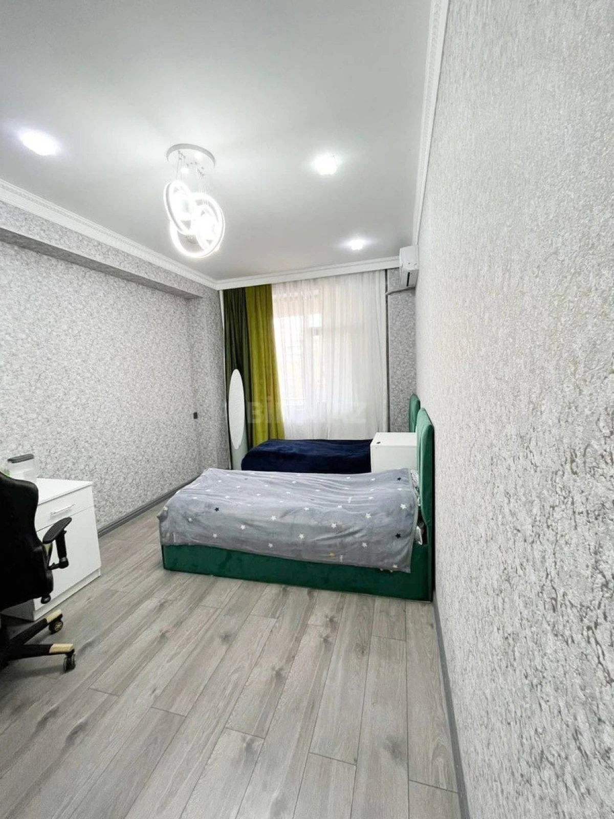 Satılır 3 otaqlı mənzil 135 m²
