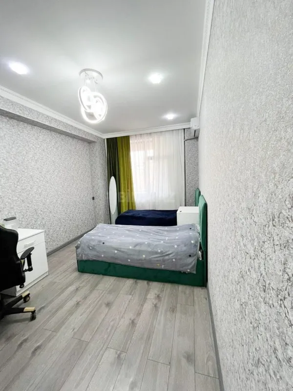 Satılır 3 otaqlı mənzil 135 m²