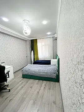 Satılır 3 otaqlı mənzil 135 m²
