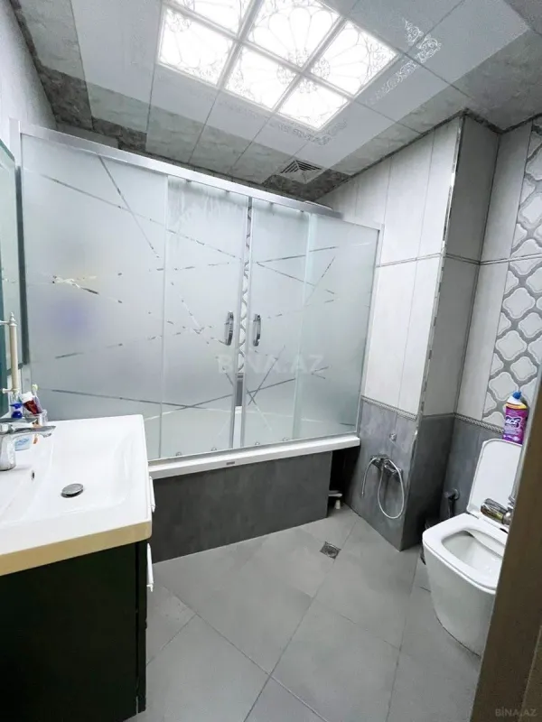 Satılır 3 otaqlı mənzil 135 m²