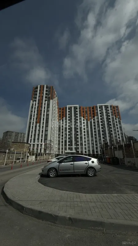Satılır 2 otaqlı mənzil 52.9 m²