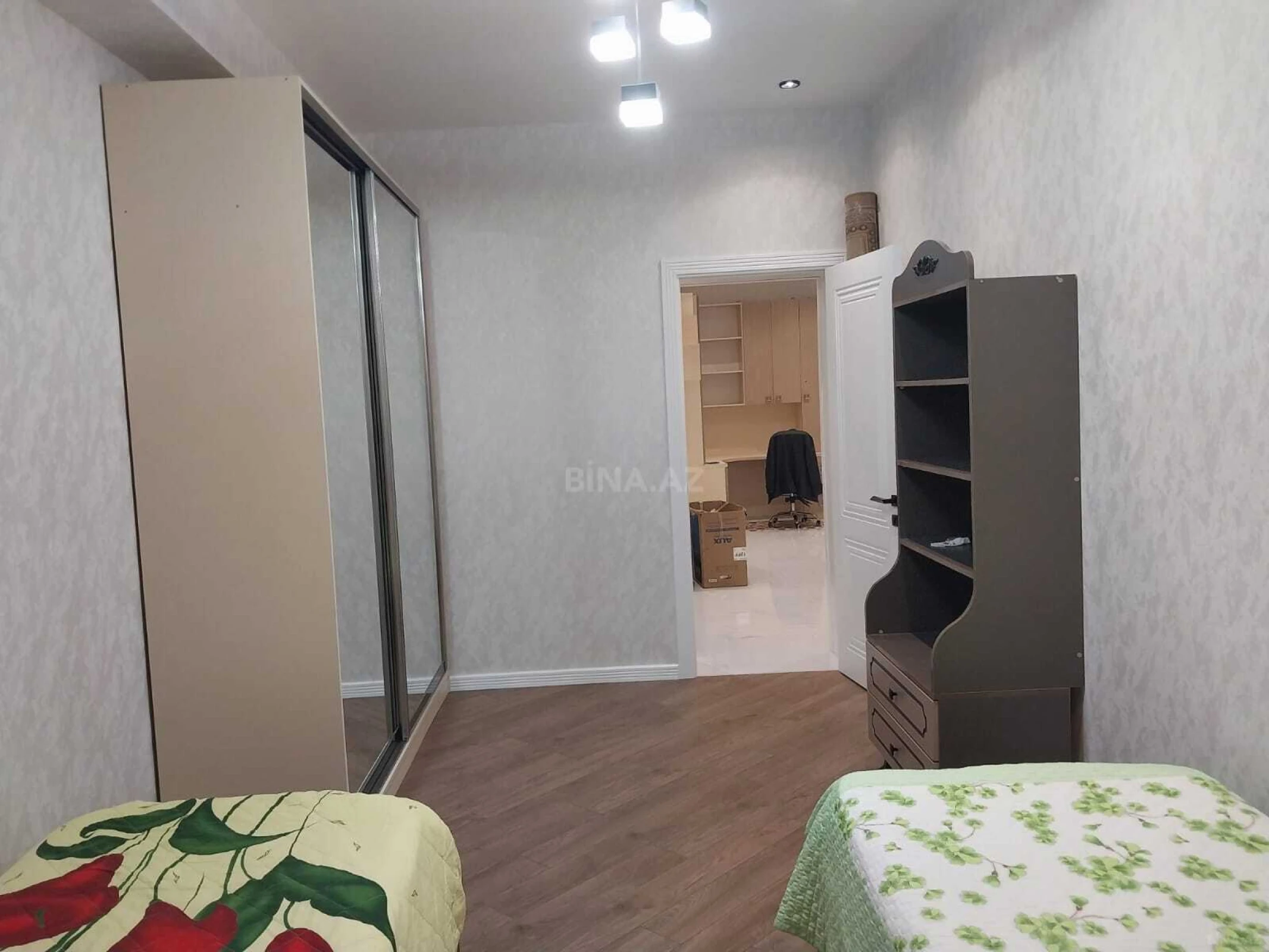 Kirayə verilir 3 otaqlı mənzil 103 m²