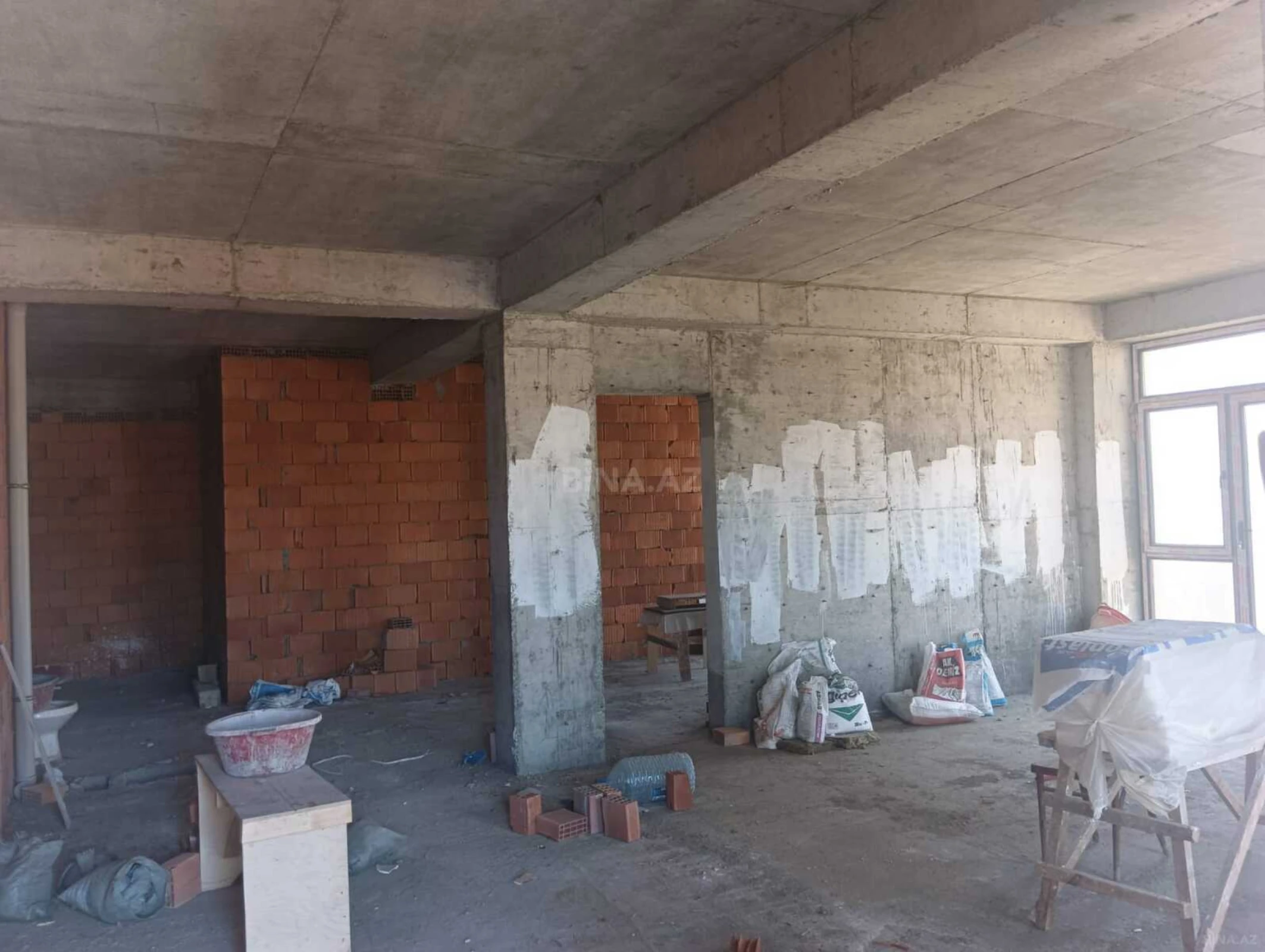 Satılır 3 otaqlı mənzil 95 m²