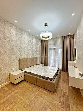 Satılır 2 otaqlı mənzil 83 m²