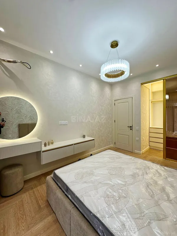 Satılır 2 otaqlı mənzil 83 m²