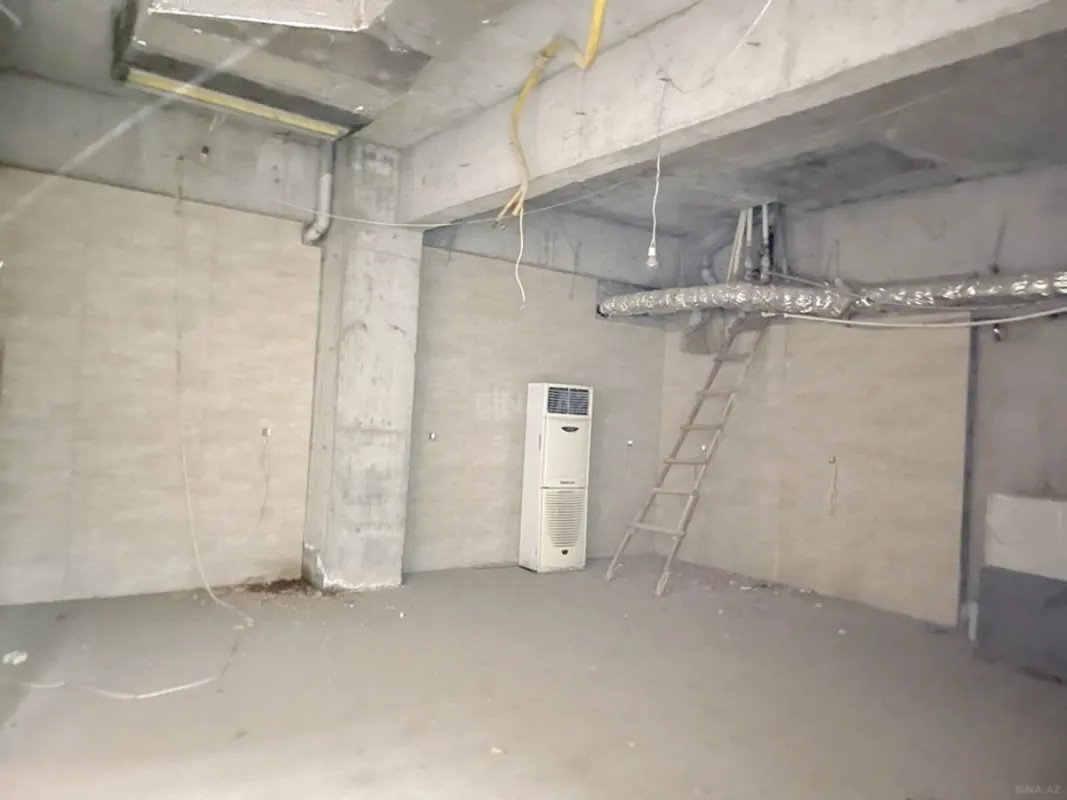 Satılır obyekt 450 m²