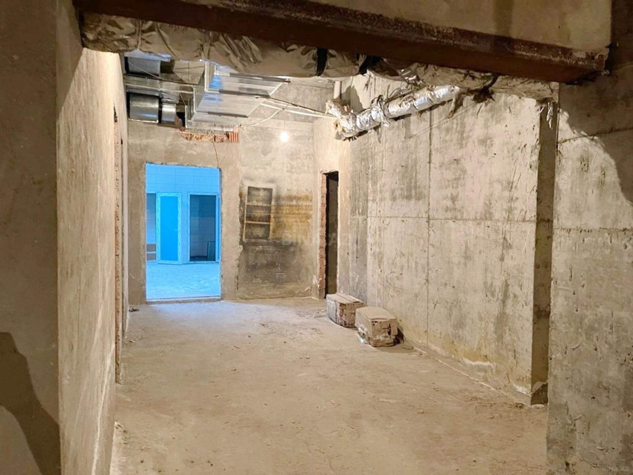 Satılır obyekt 450 m²