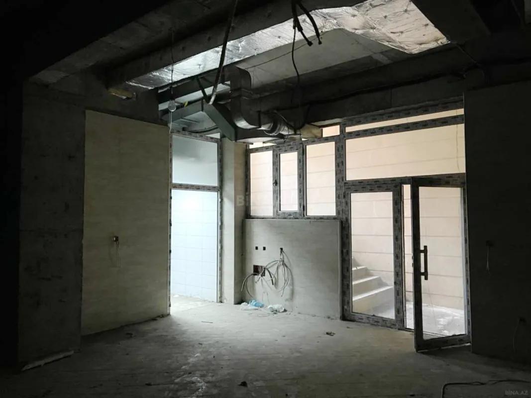 Satılır obyekt 450 m²