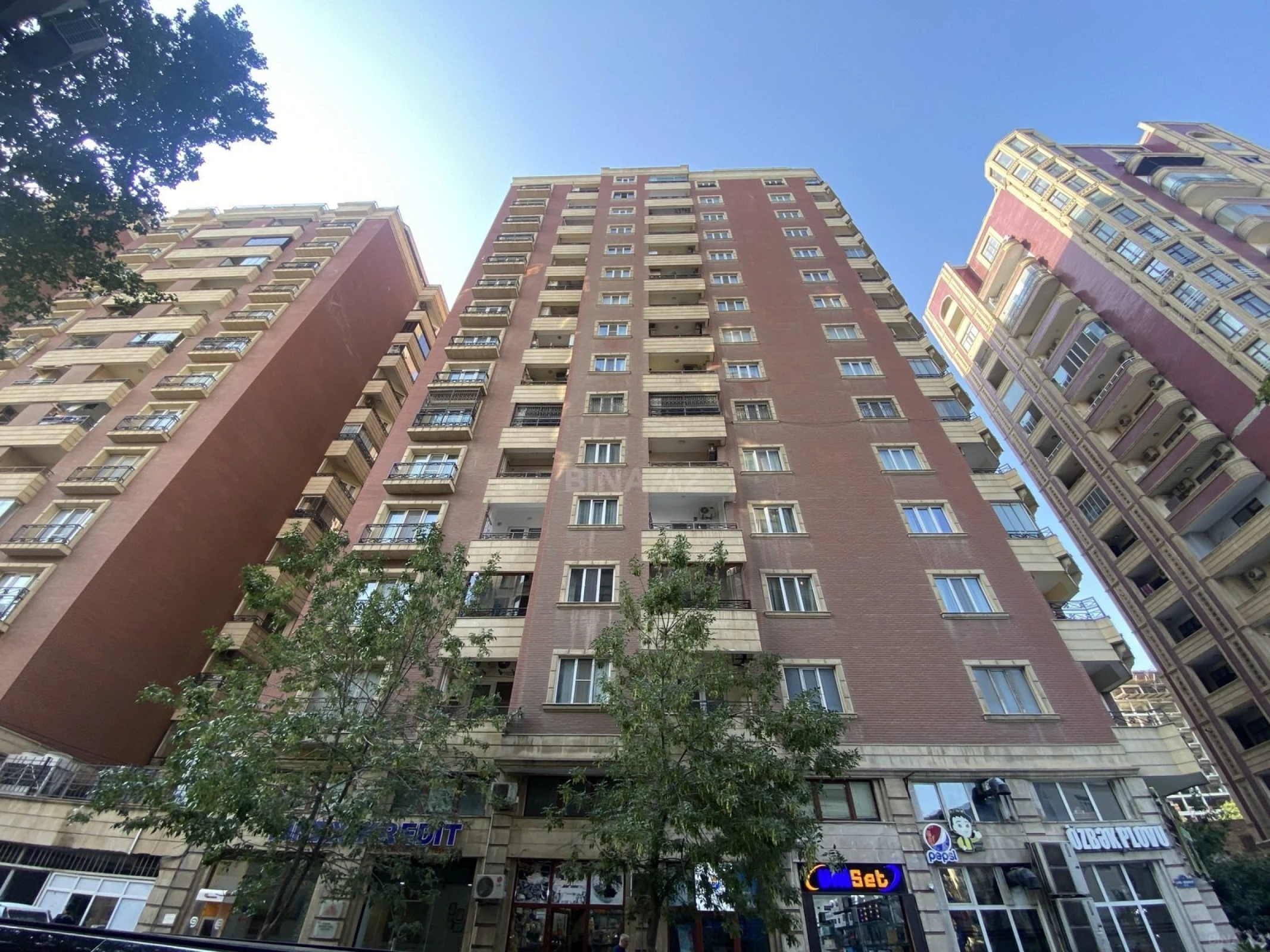 Satılır obyekt 450 m²