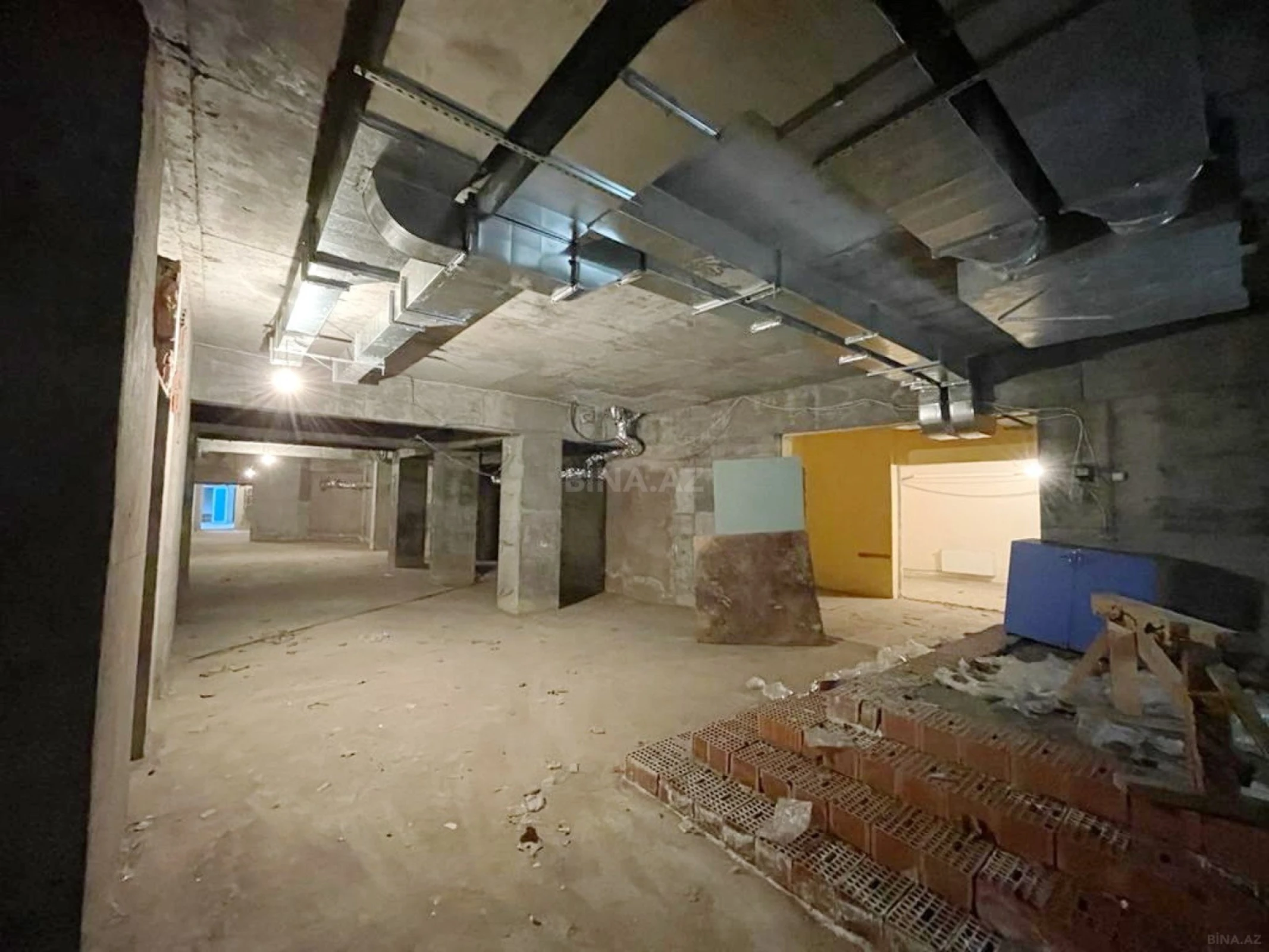 Satılır obyekt 450 m²