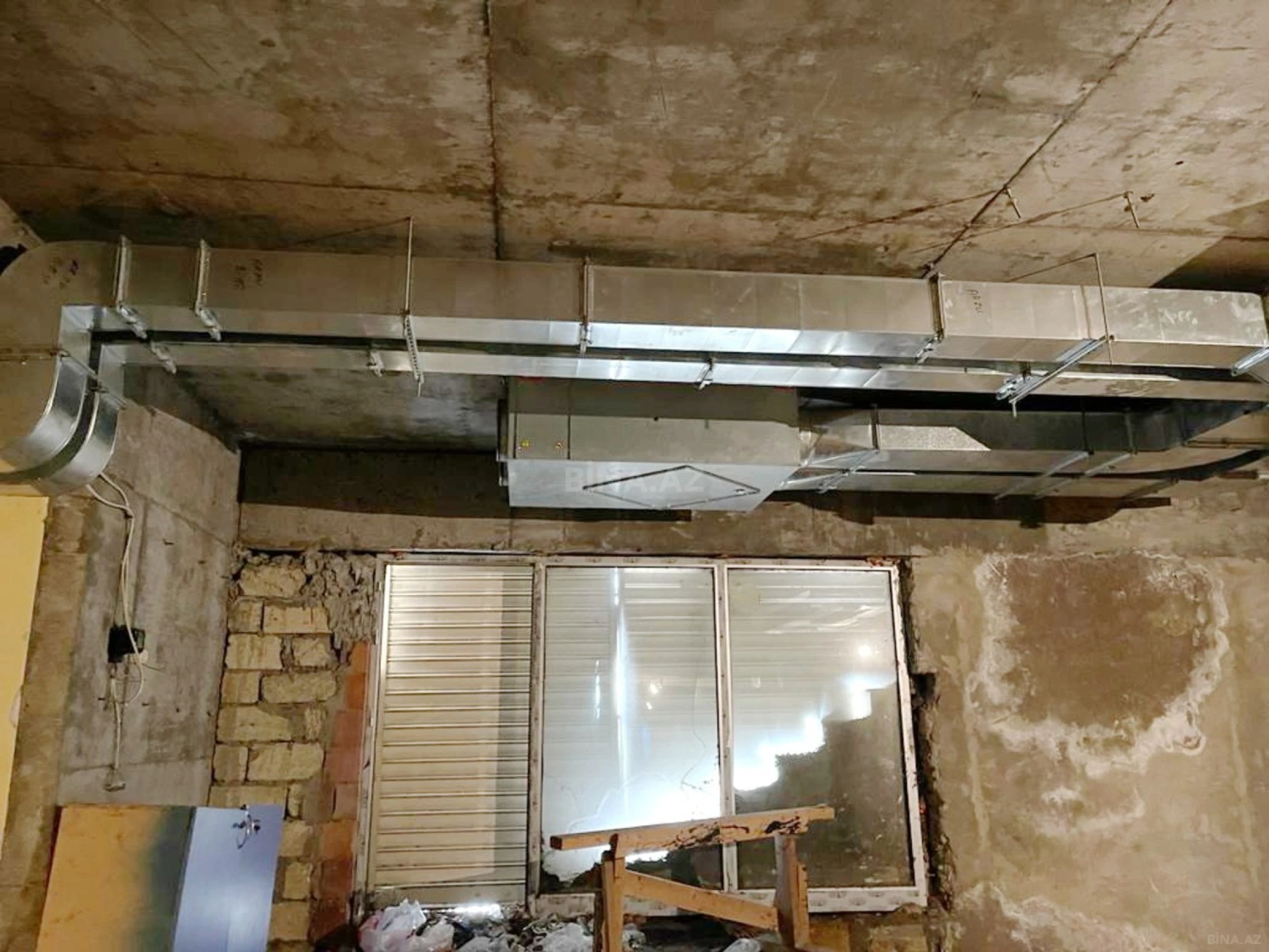 Satılır obyekt 450 m²