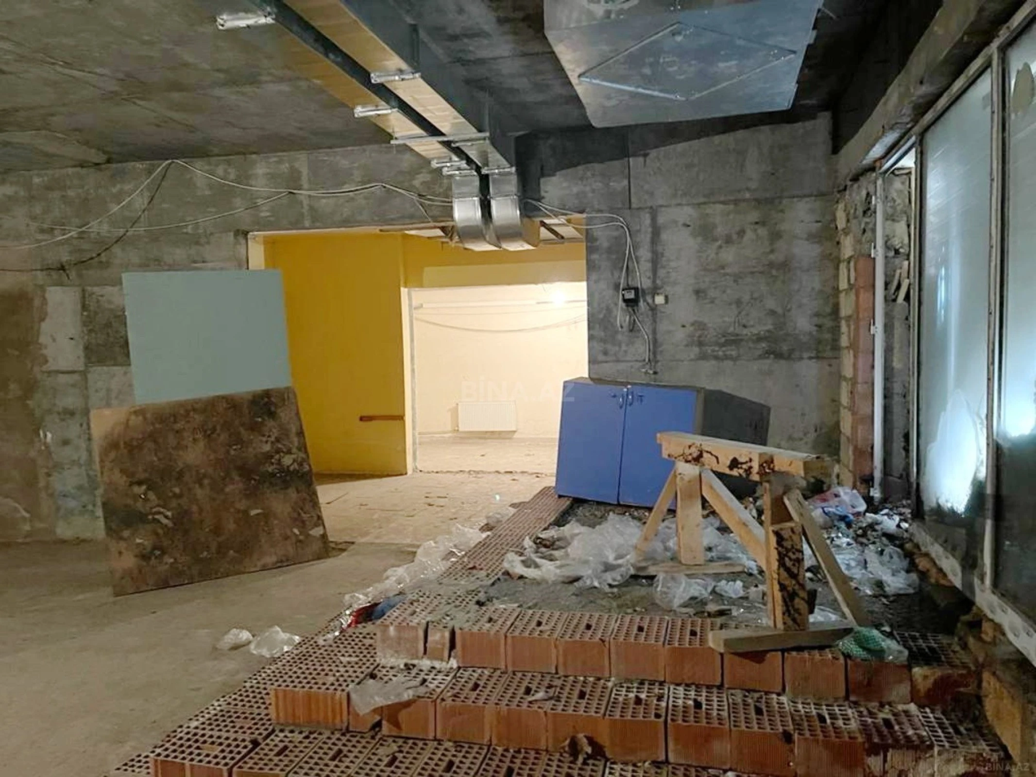 Satılır obyekt 450 m²