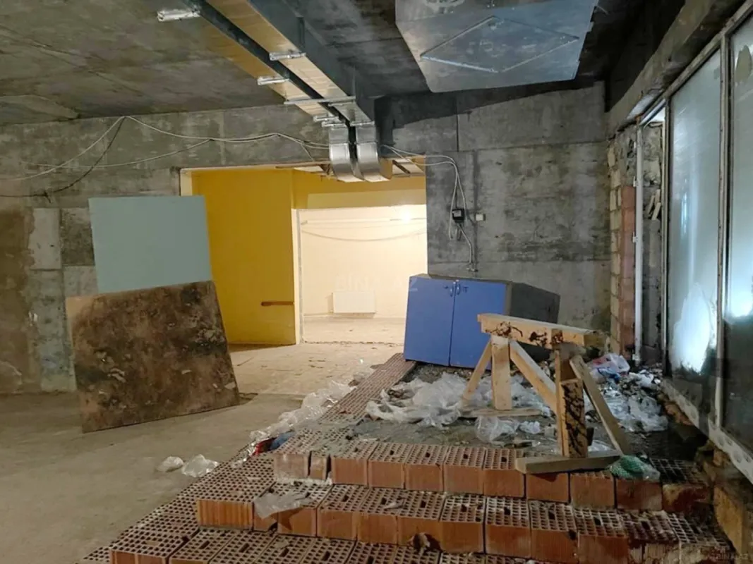 Satılır obyekt 450 m²