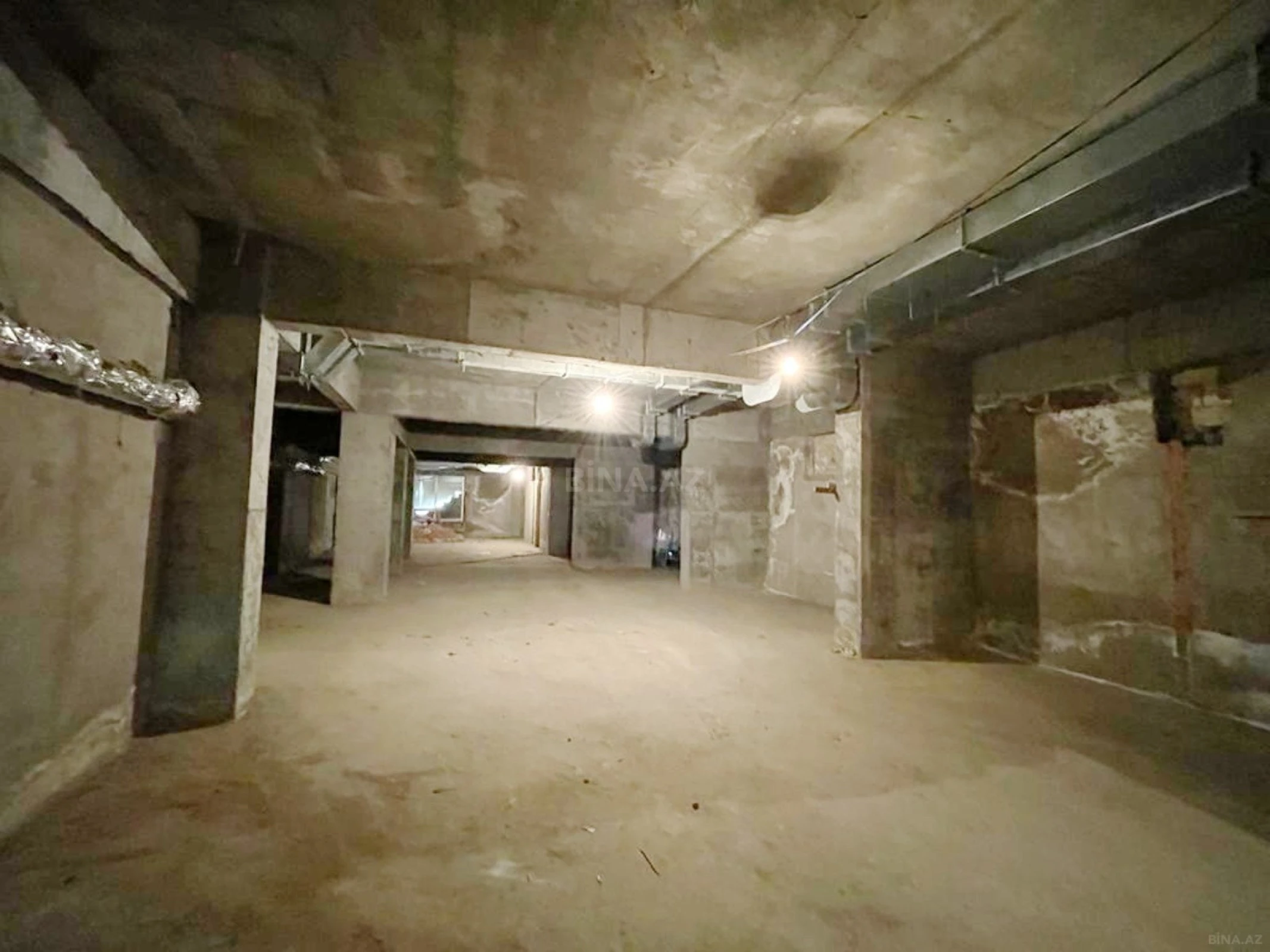 Satılır obyekt 450 m²