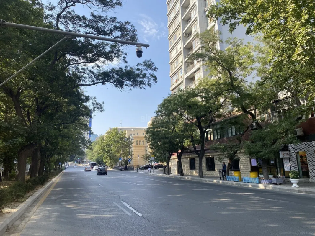 Satılır obyekt 450 m²